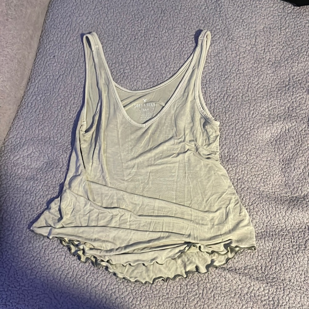 Flowy, soft tank soft green color